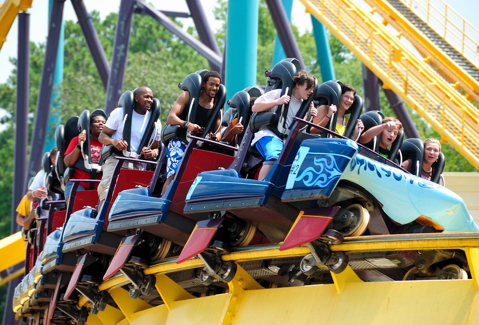 20 Orang Terjebak di Wahana Roller Coaster Australia